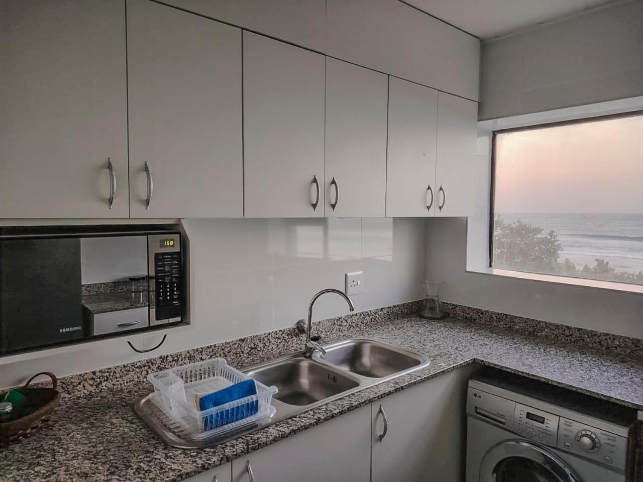 304 Amazibu- Luxury On The Beach Amanzimtoti Ngoại thất bức ảnh